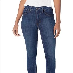 Levi’s 721 Highrise Skinny Jeans